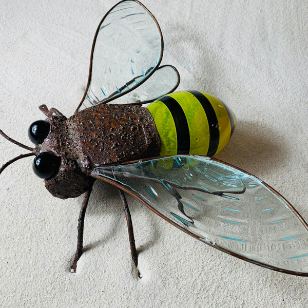 Blown glass - sculpture 'Bee Nice'